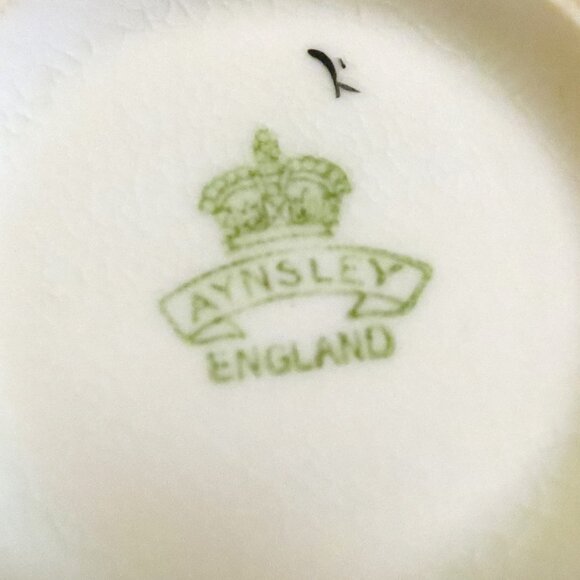 Aynsley Teacup Trio plus one extra Orphan Saucer Bone China A4500 England - Picture 8 of 8